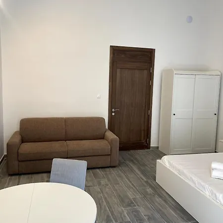 The Old Mint House Sleeps 15 Casa vacanze *