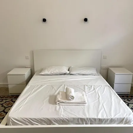 Casa vacanze The Old Mint House Sleeps 15 La Valletta