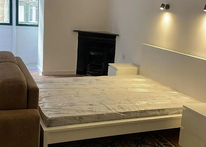 The Old Mint House Sleeps 15