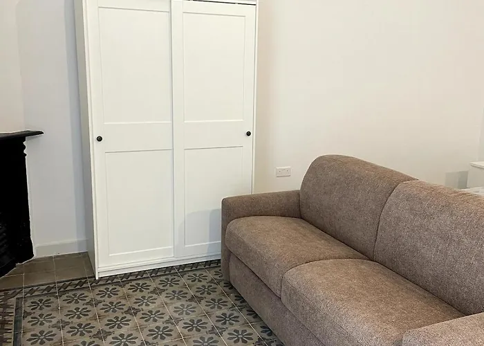 The Old Mint House Sleeps 15 Tatil Evi *